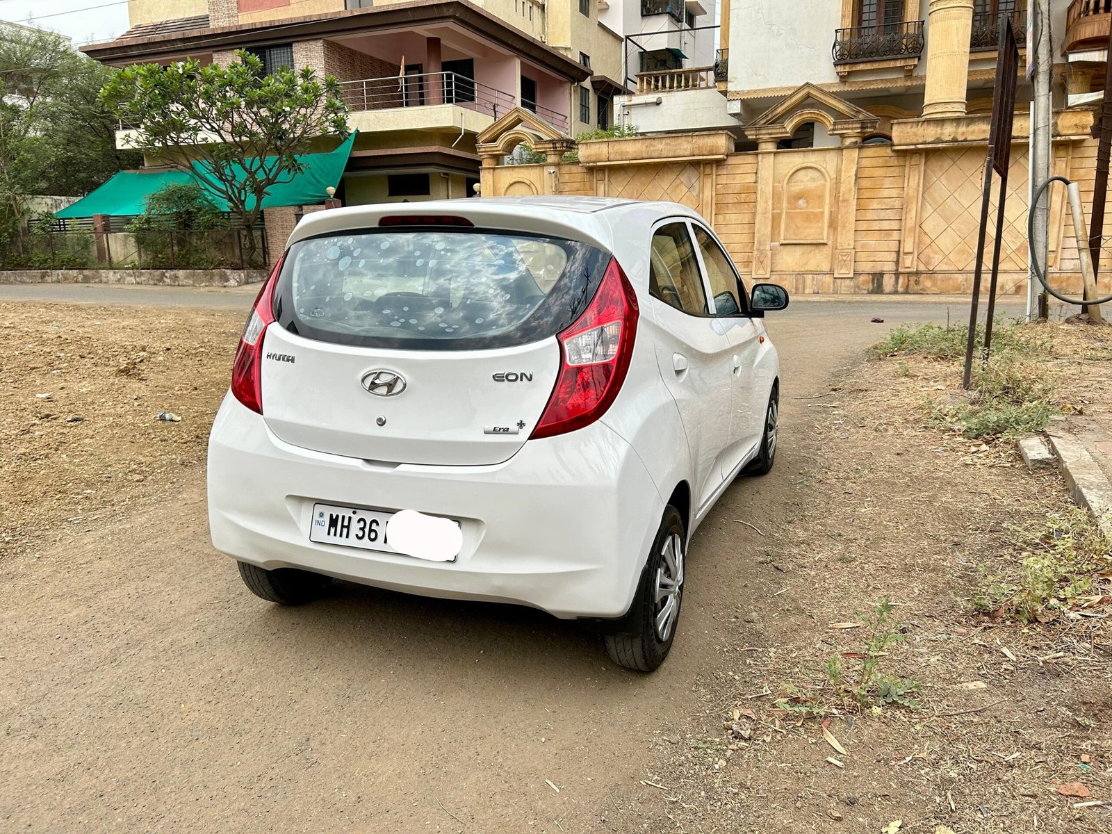 
								Hyundai Eon Era+ full									