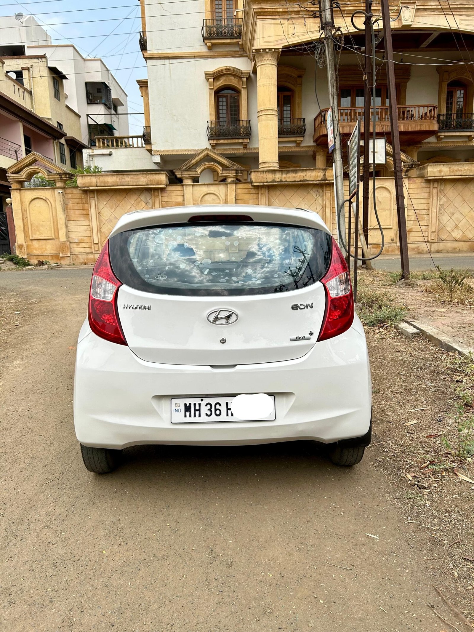 
								Hyundai Eon Era+ full									