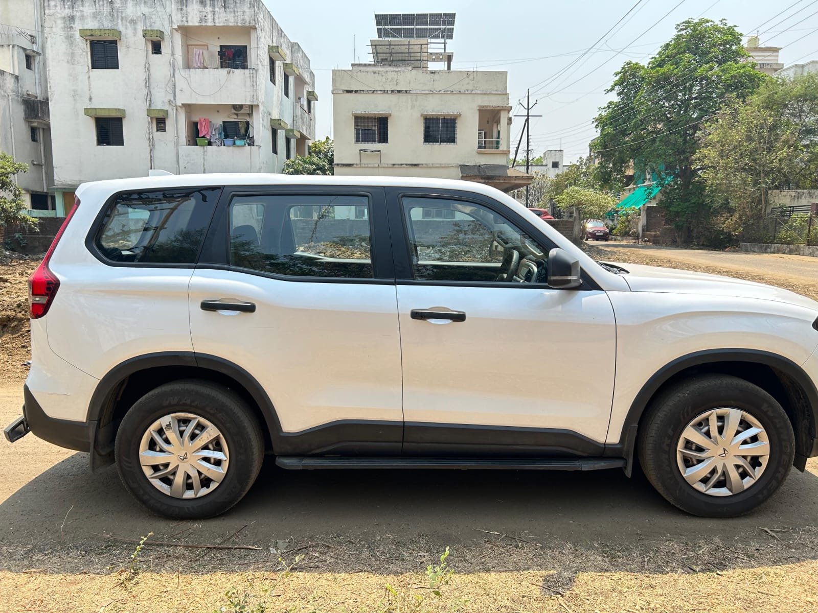 
								Mahindra Scorpio N Z2 D MT 7St full									
