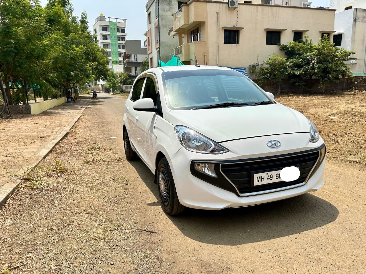 
								Hyundai Santro Magna full									