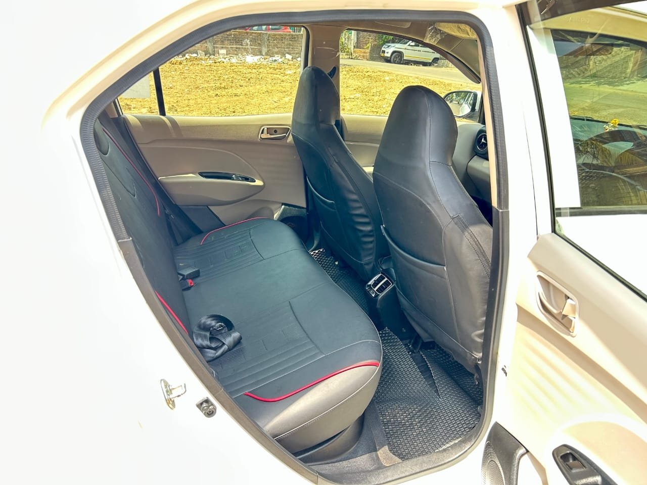 
								Hyundai Santro Magna full									