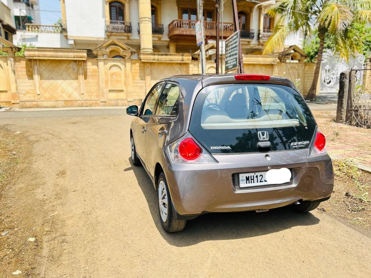 
								Honda Brio 1.2 EX MT full									