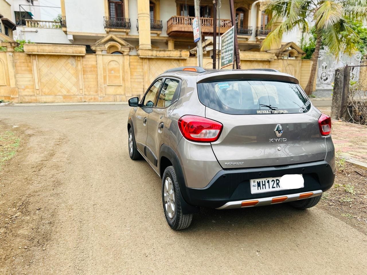 
								Kwid RXT 1.0 Climber,(TOP) full									