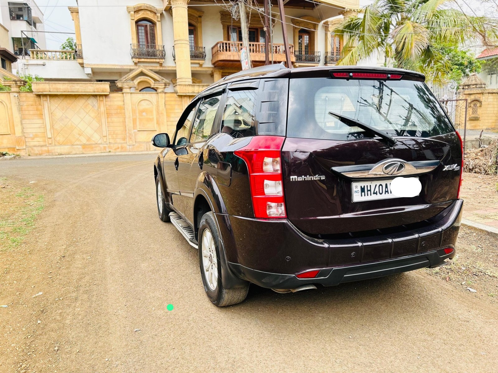 
								XUV 500 full									