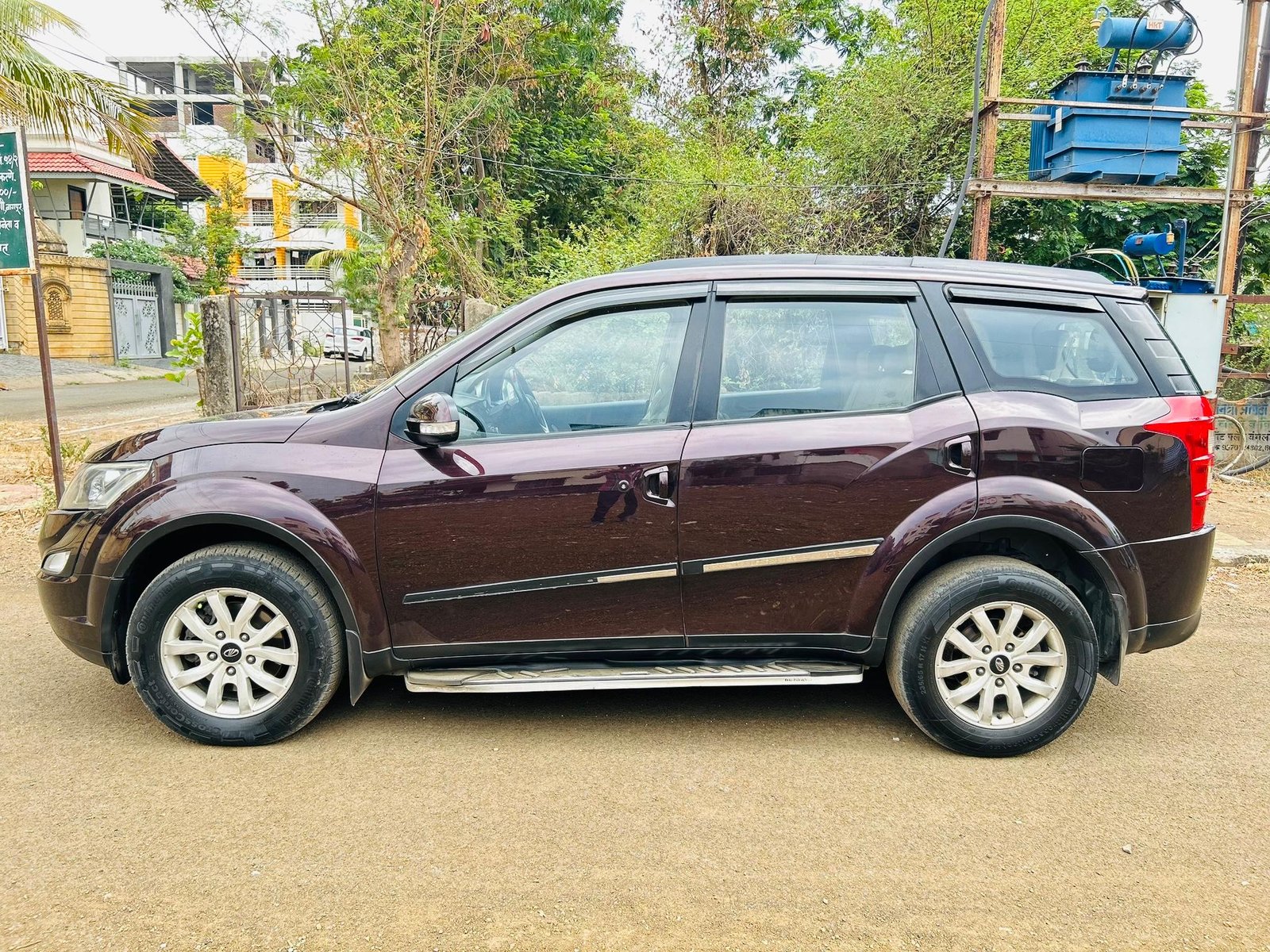 
								XUV 500 full									