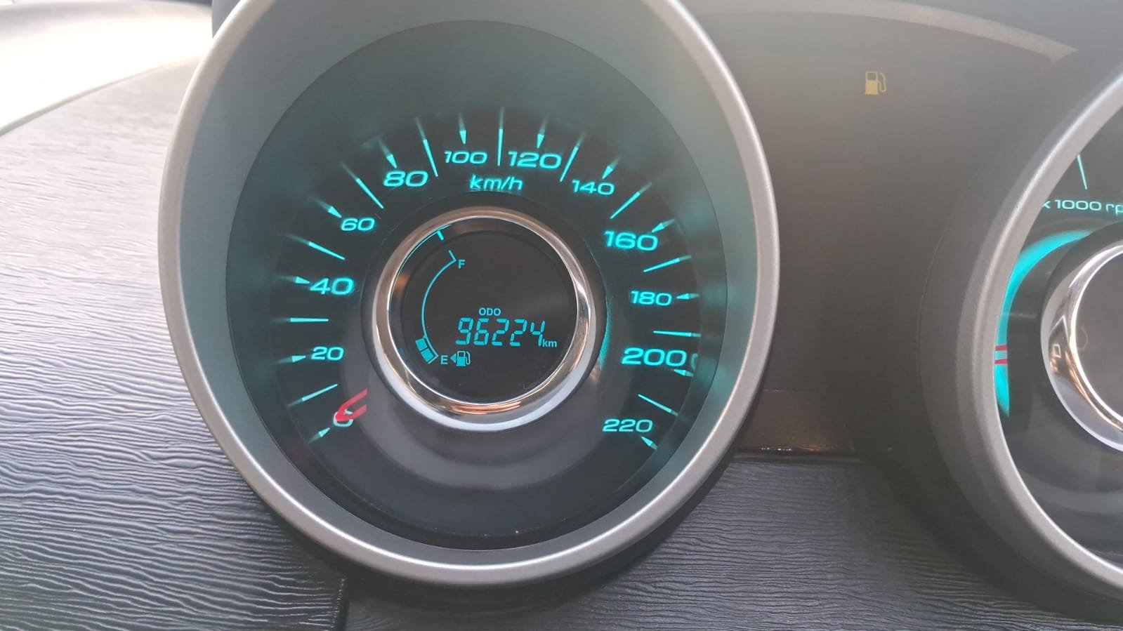 
								XUV 500 full									
