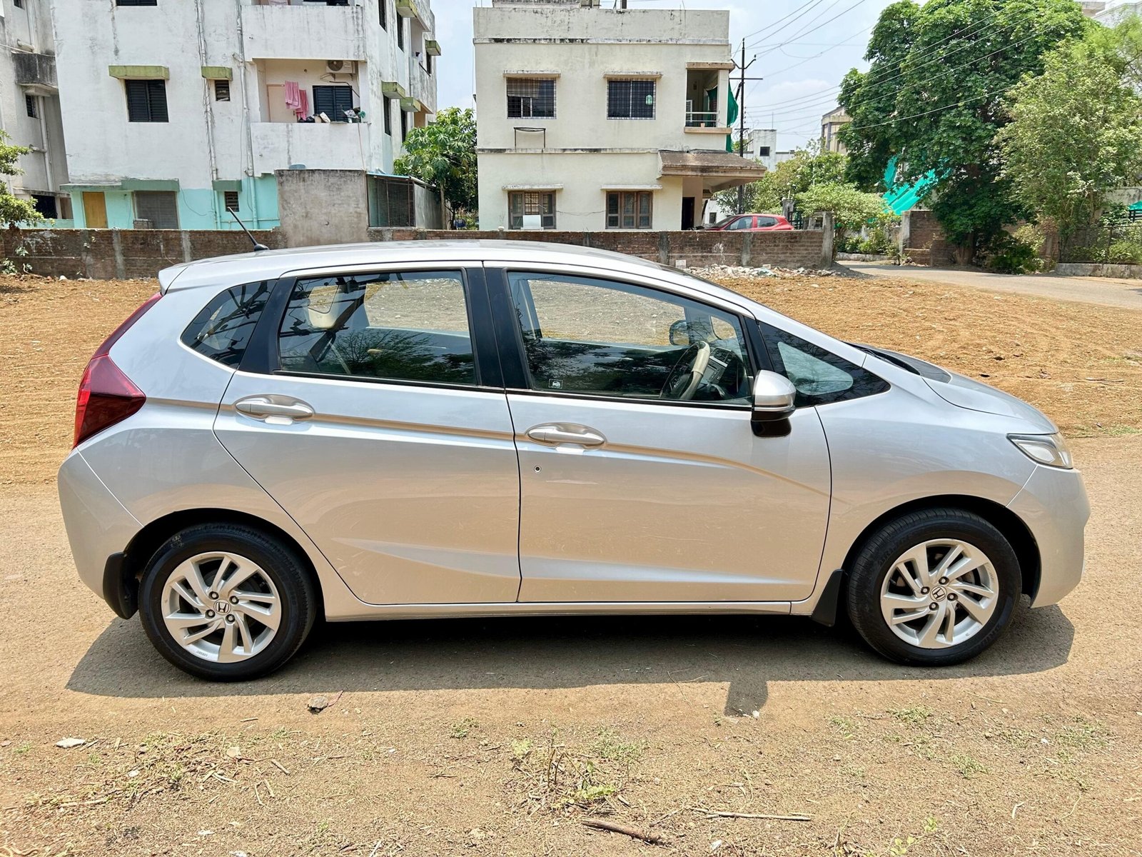 
								Honda Jazz VMT i-VTEC – Petrol full									