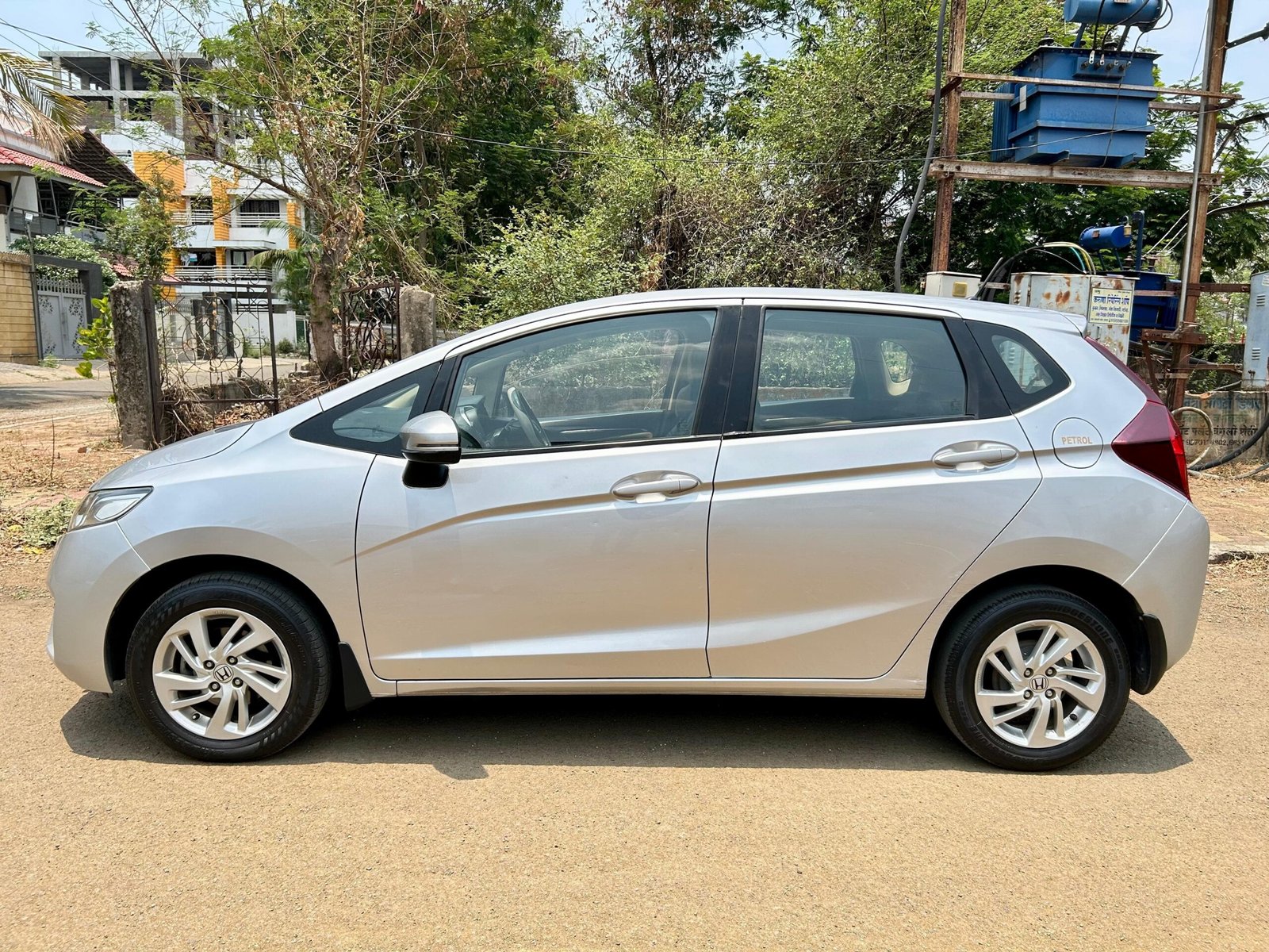 
								Honda Jazz VMT i-VTEC – Petrol full									