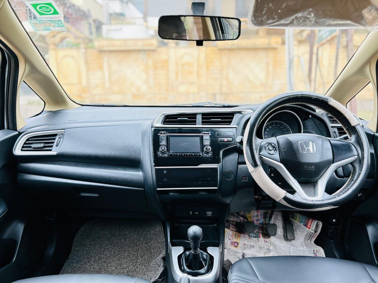 
								Honda Jazz VMT i-VTEC – Petrol full									