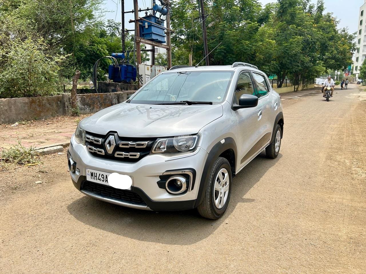 
								Renault Kwid RXL full									