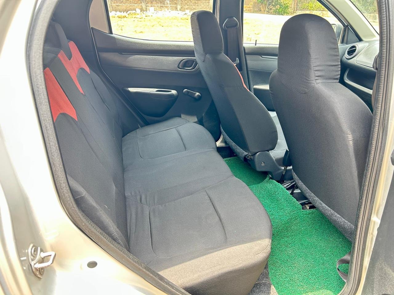 
								Renault Kwid RXL full									