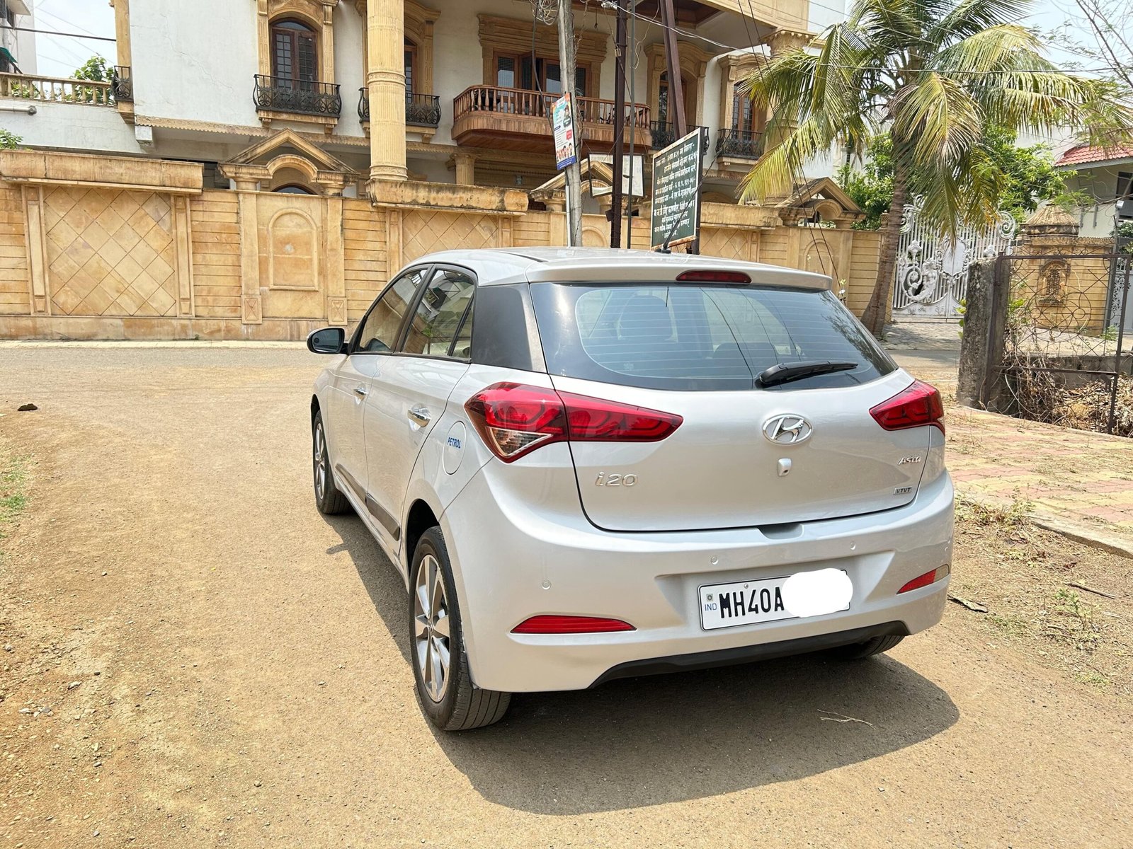 
								Hyundai i20 Asta VTVT – Petrol full									