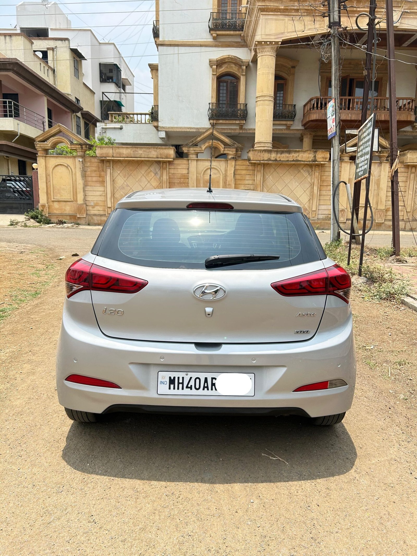 
								Hyundai i20 Asta VTVT – Petrol full									