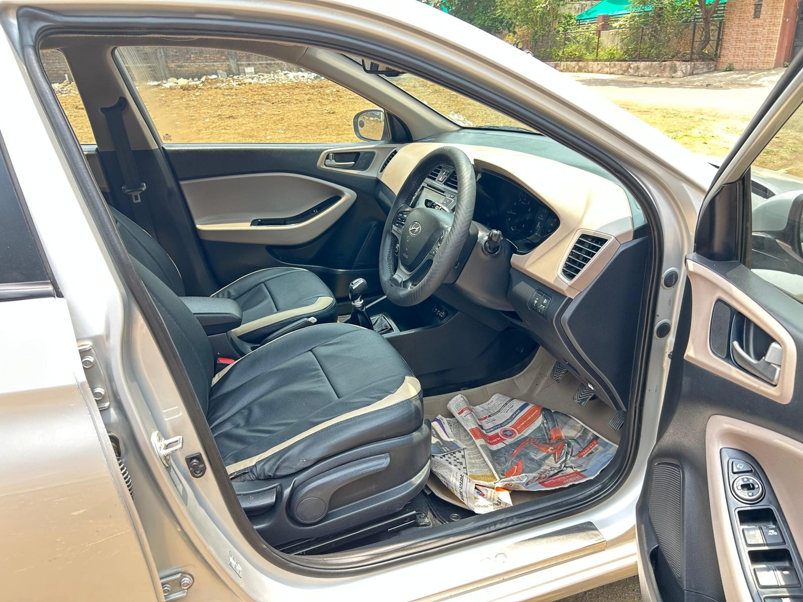 
								Hyundai i20 Asta VTVT – Petrol full									
