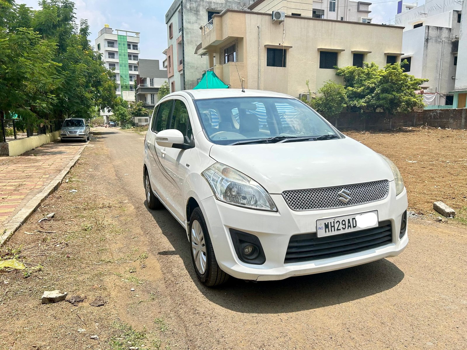 
								Maruti Suzuki Ertiga VXi – Petrol full									