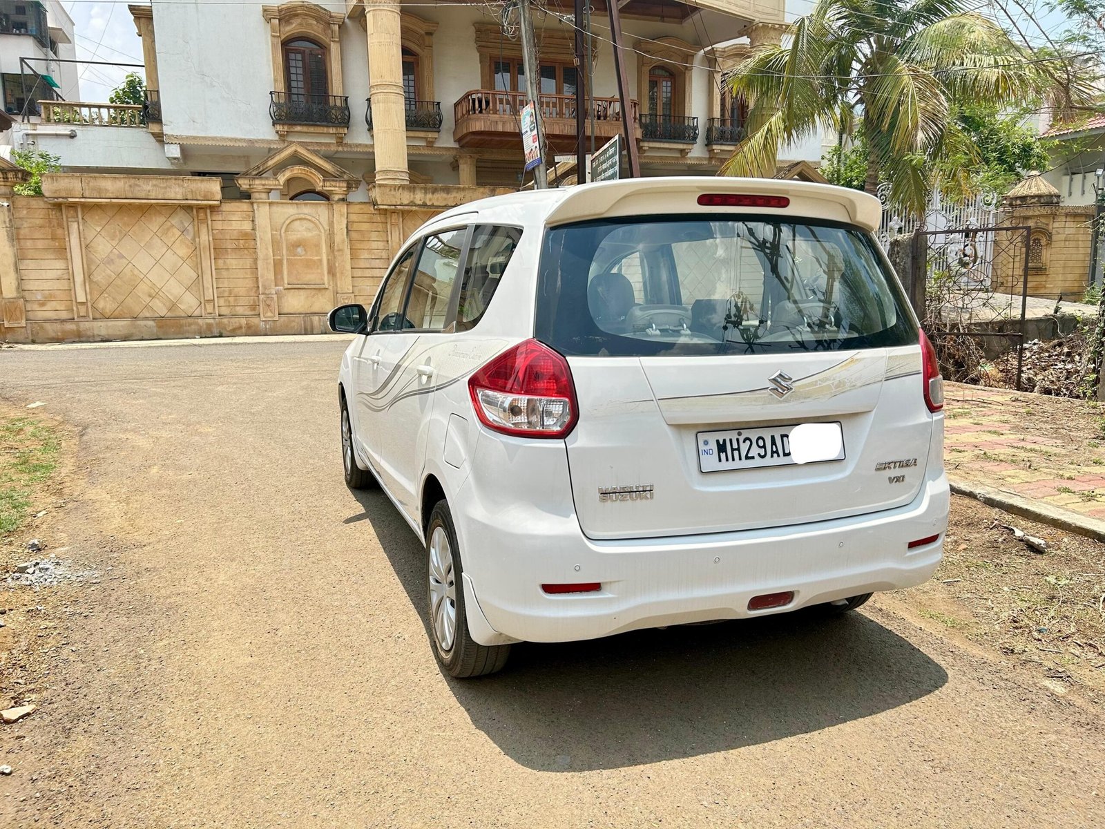
								Maruti Suzuki Ertiga VXi – Petrol full									