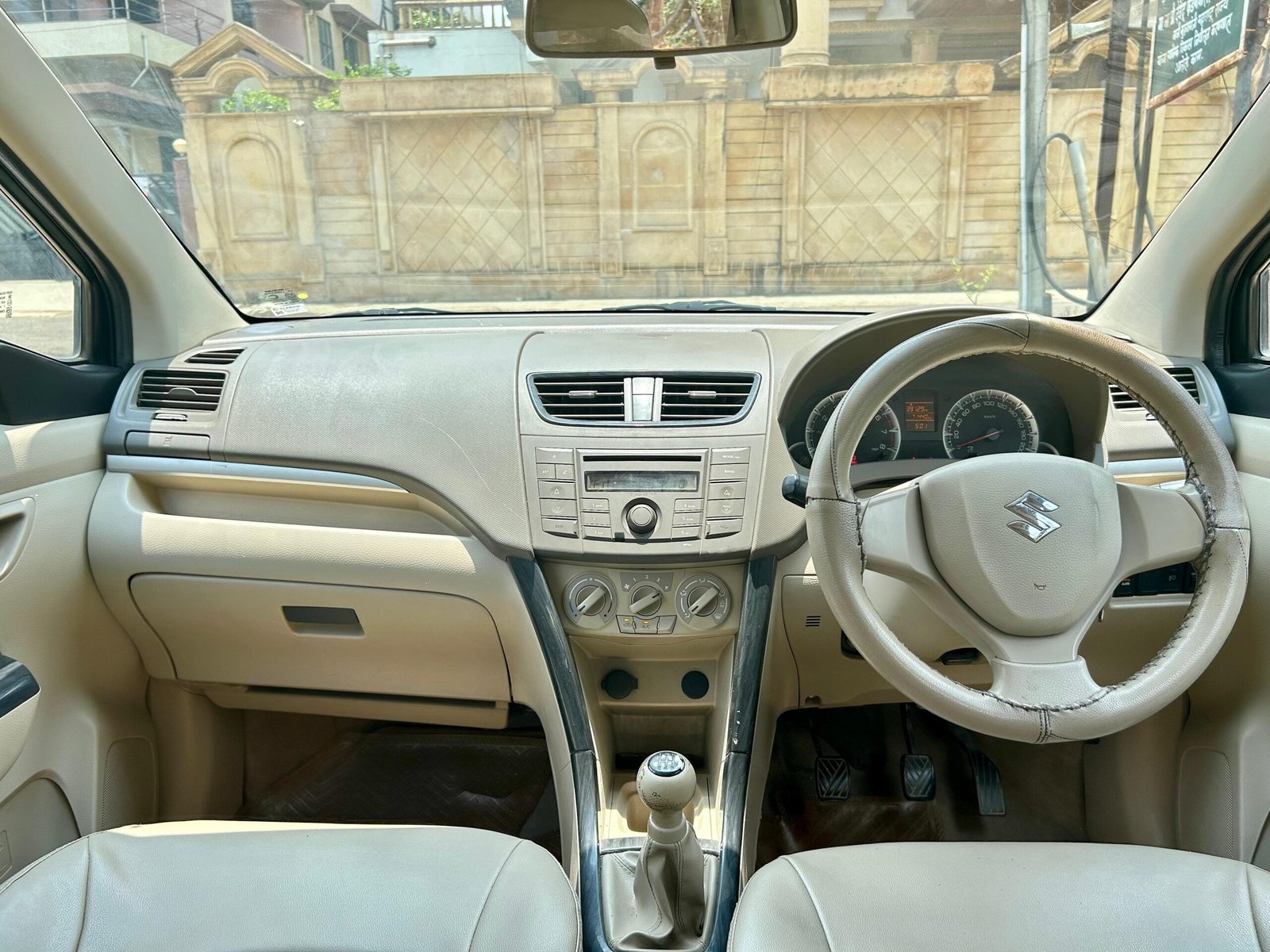 
								Maruti Suzuki Ertiga VXi – Petrol full									