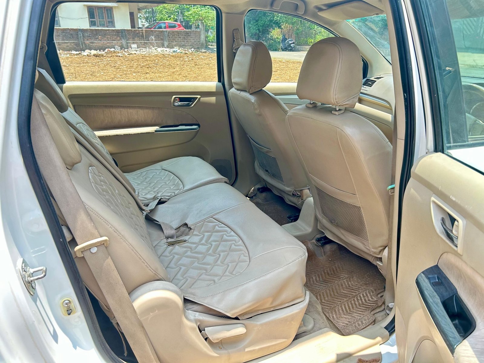 
								Maruti Suzuki Ertiga VXi – Petrol full									