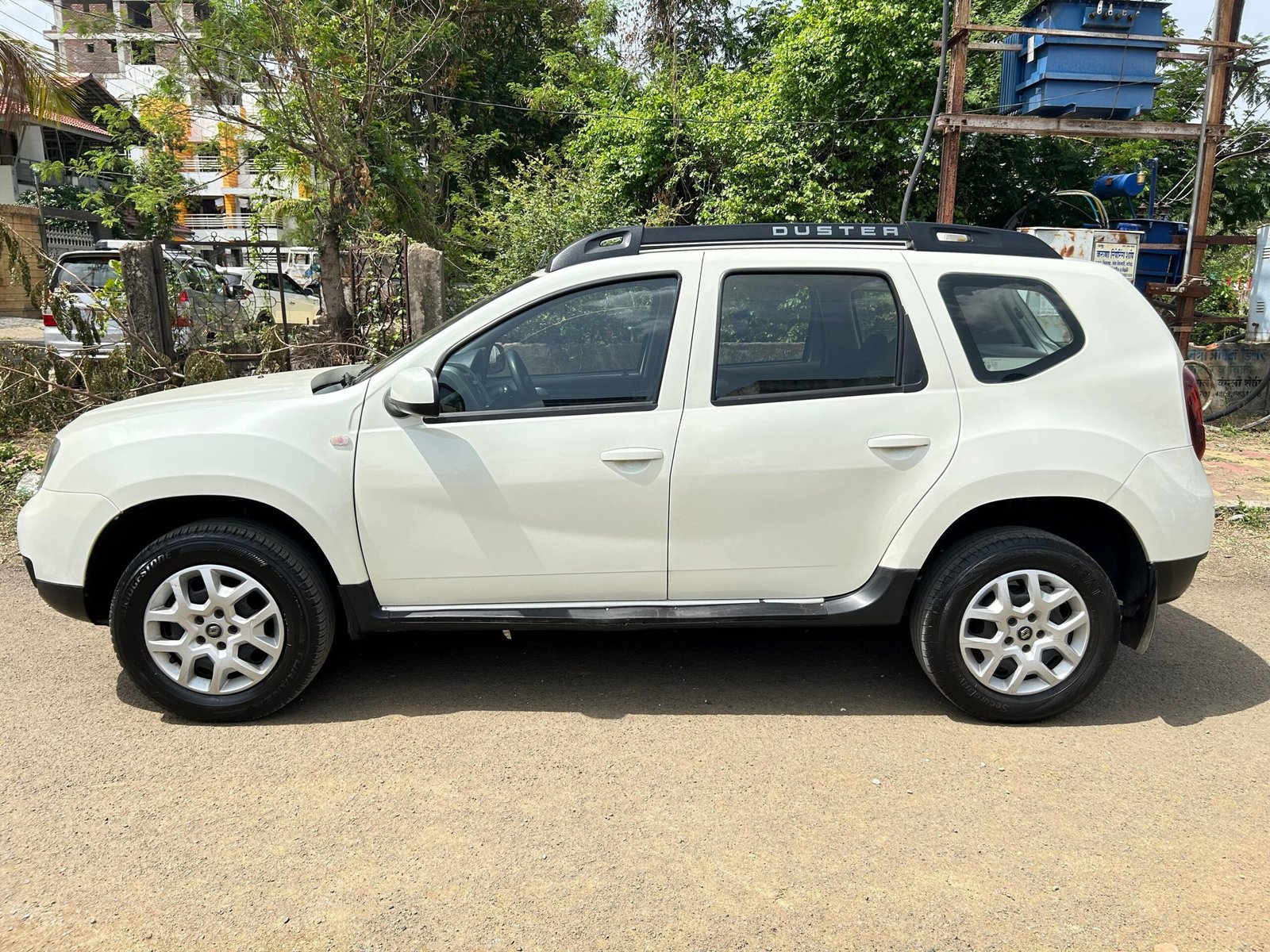 
								Renault Duster DCI 85PS full									