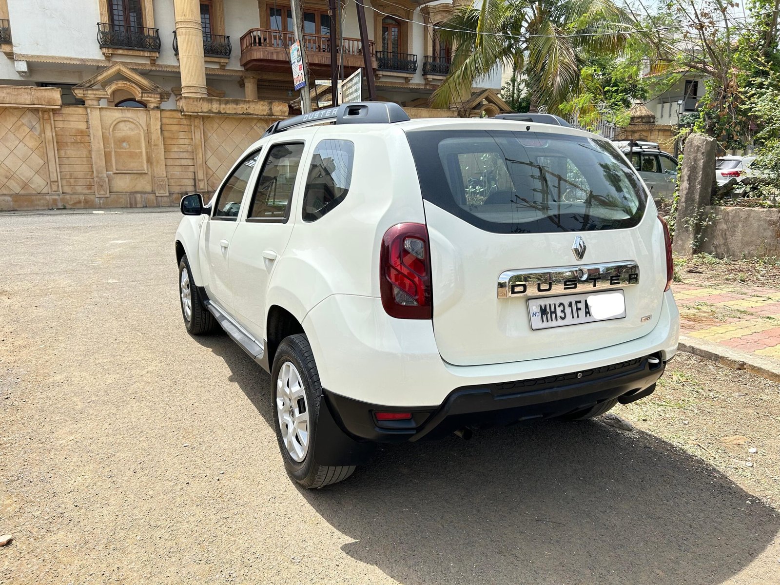 
								Renault Duster DCI 85PS full									