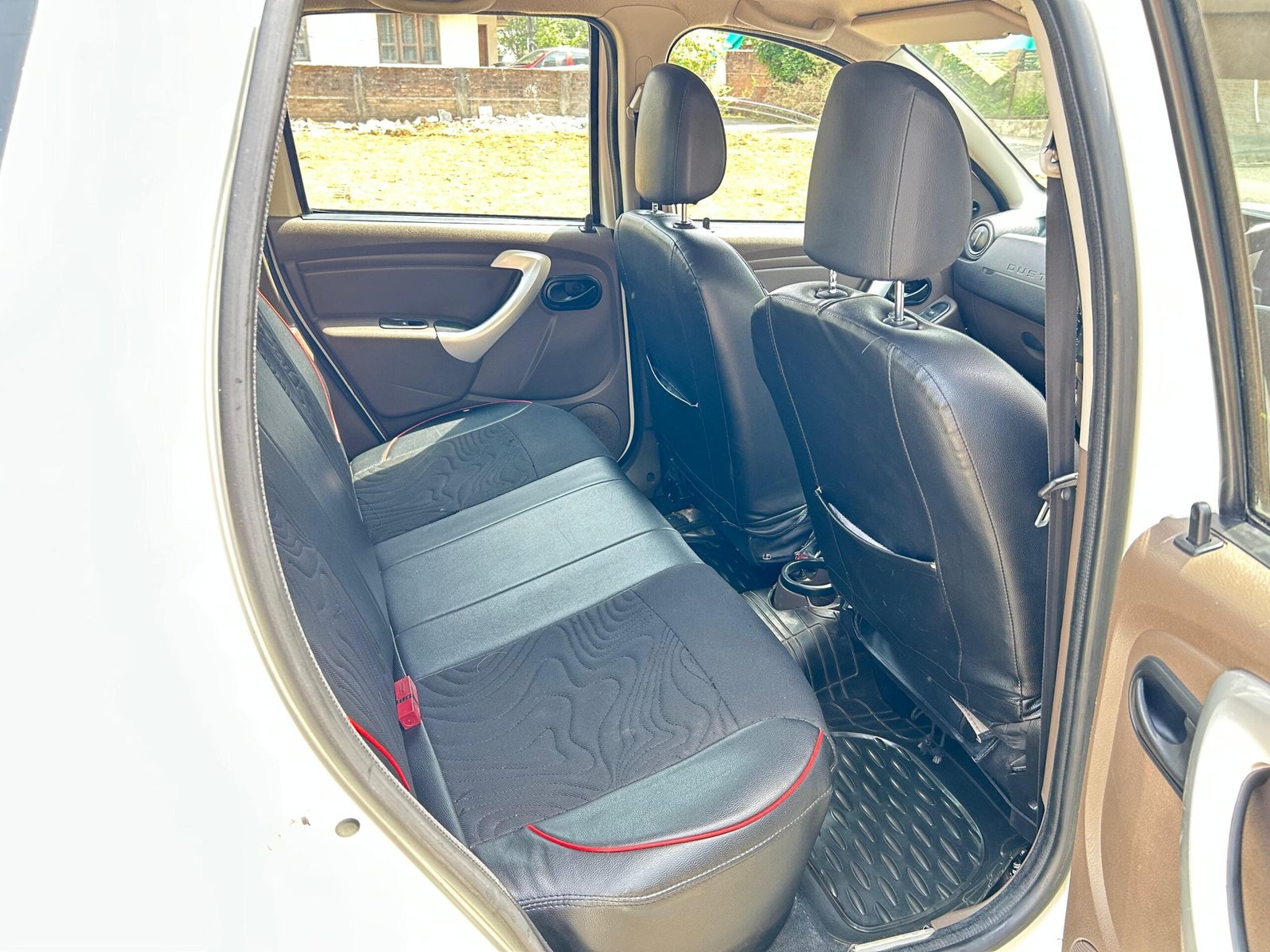 
								Renault Duster DCI 85PS full									