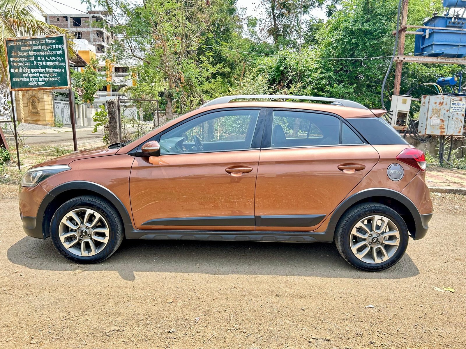 
								Hyundai i20 Active S (VTVT) – 2015 Model full									