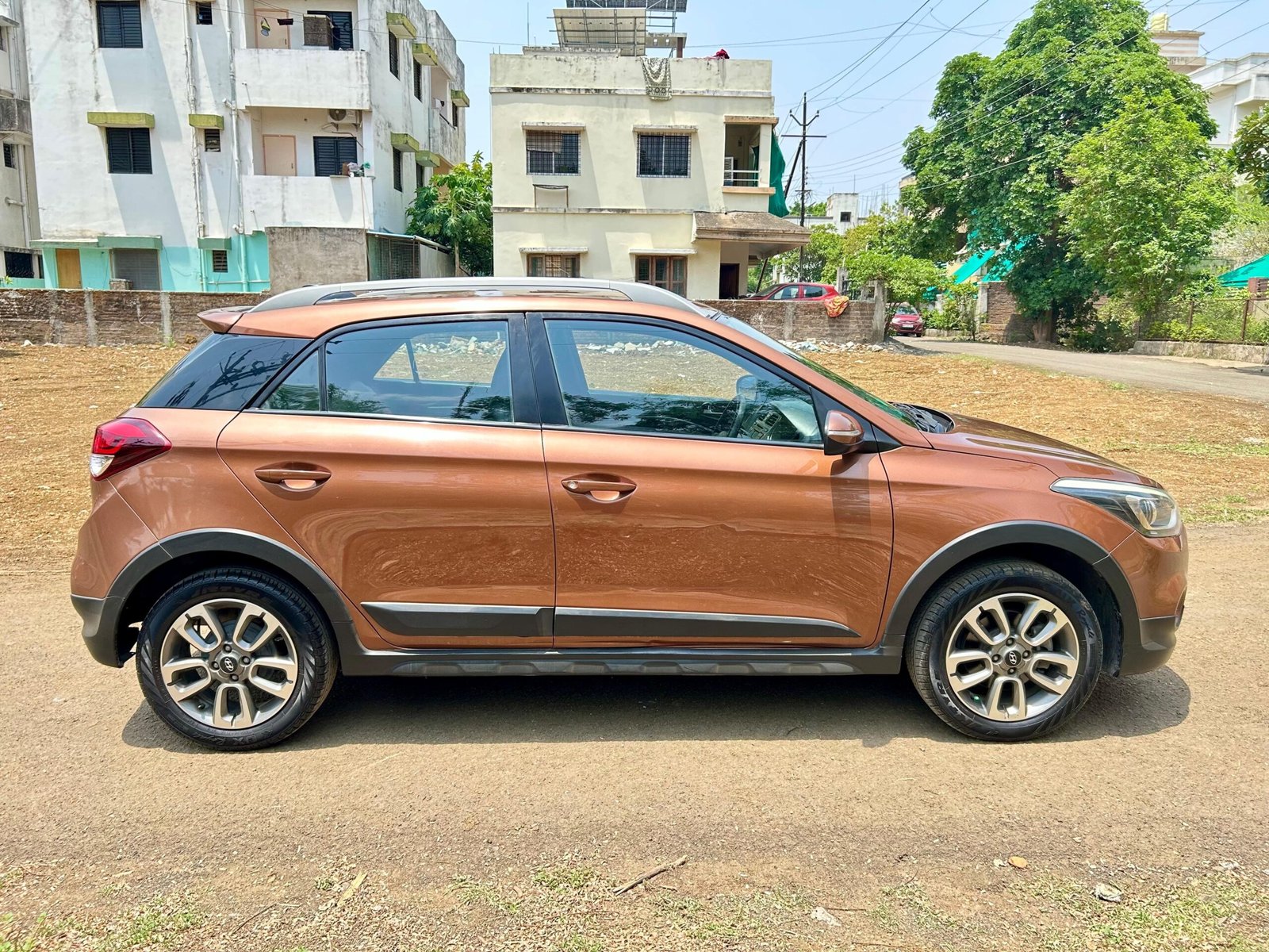 
								Hyundai i20 Active S (VTVT) – 2015 Model full									