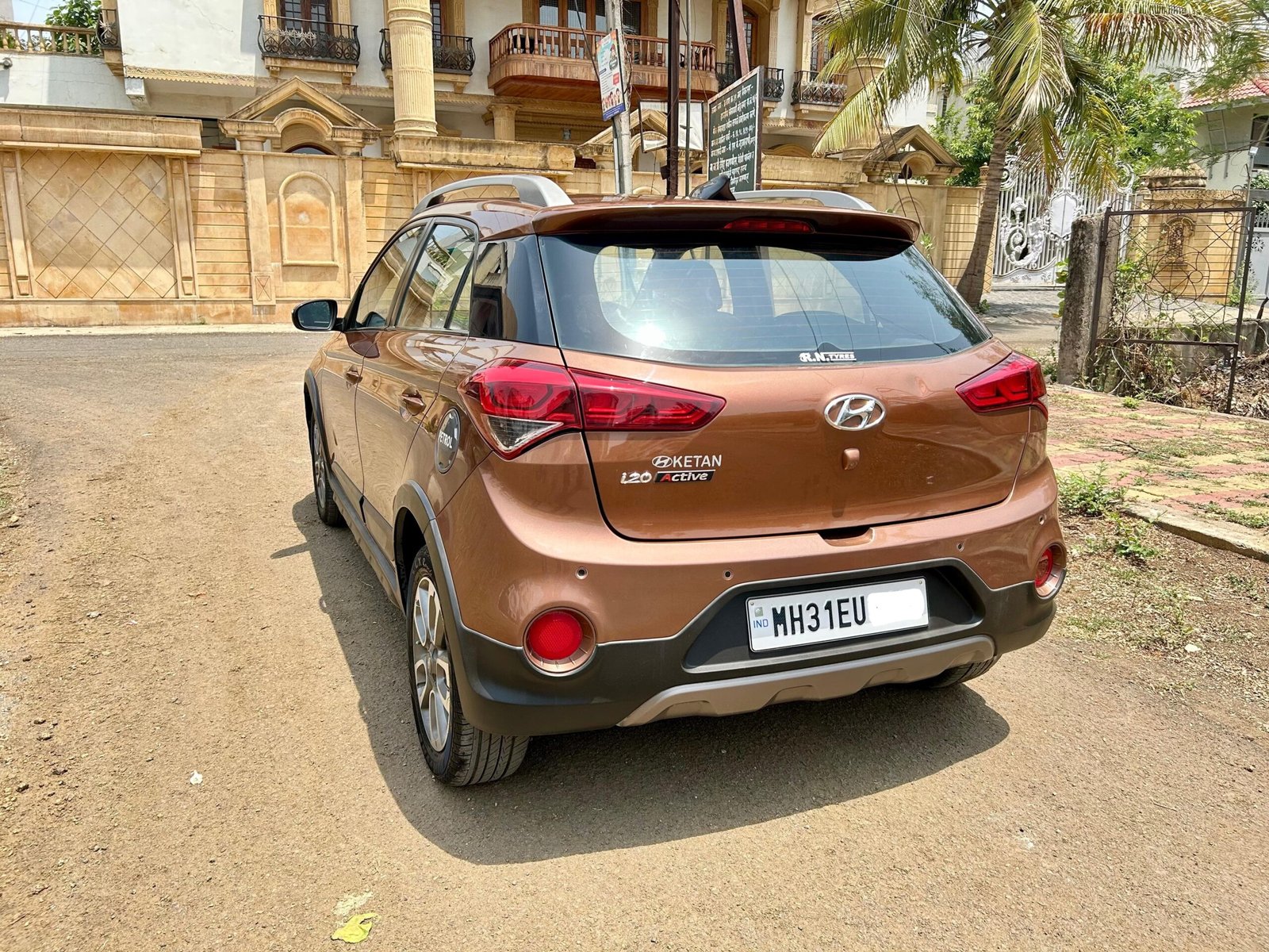 
								Hyundai i20 Active S (VTVT) – 2015 Model full									