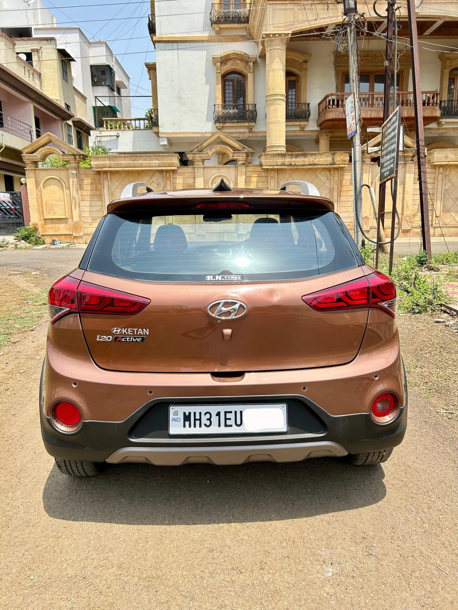 
								Hyundai i20 Active S (VTVT) – 2015 Model full									
