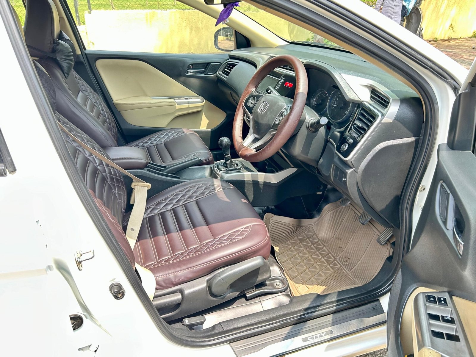 
								Honda City i-VTEC VX (O) – 2017 Petrol | Sunroof | Button Start full									