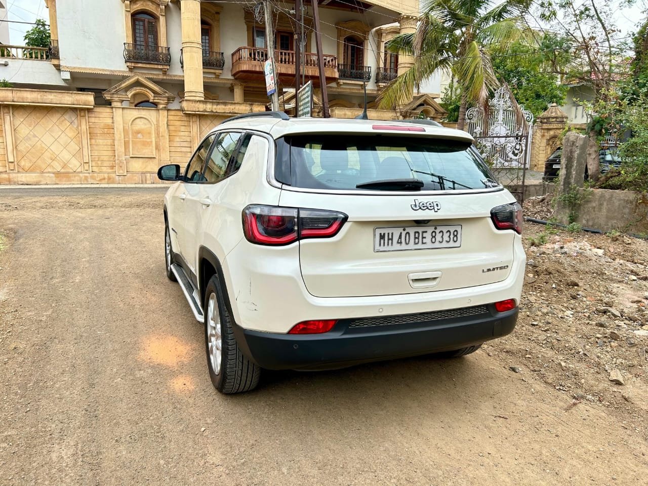 
								Jeep Compass Limited 2.0 Diesel – April 2018 | 1st Owner | Nagpur full									