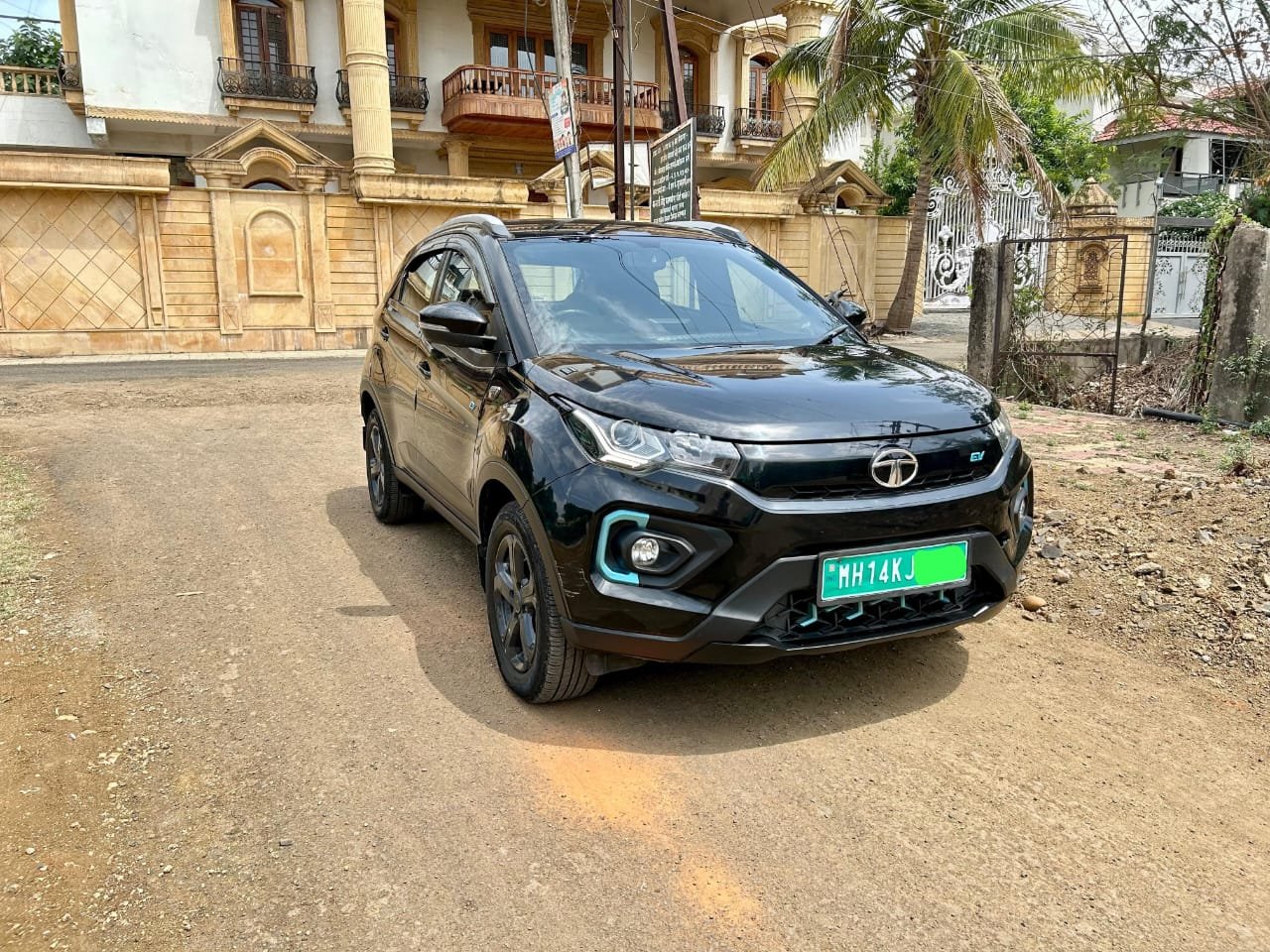 
								Tata Nexon EV XZ+ – Nov 2022, 1st Owner | Nagpur full									