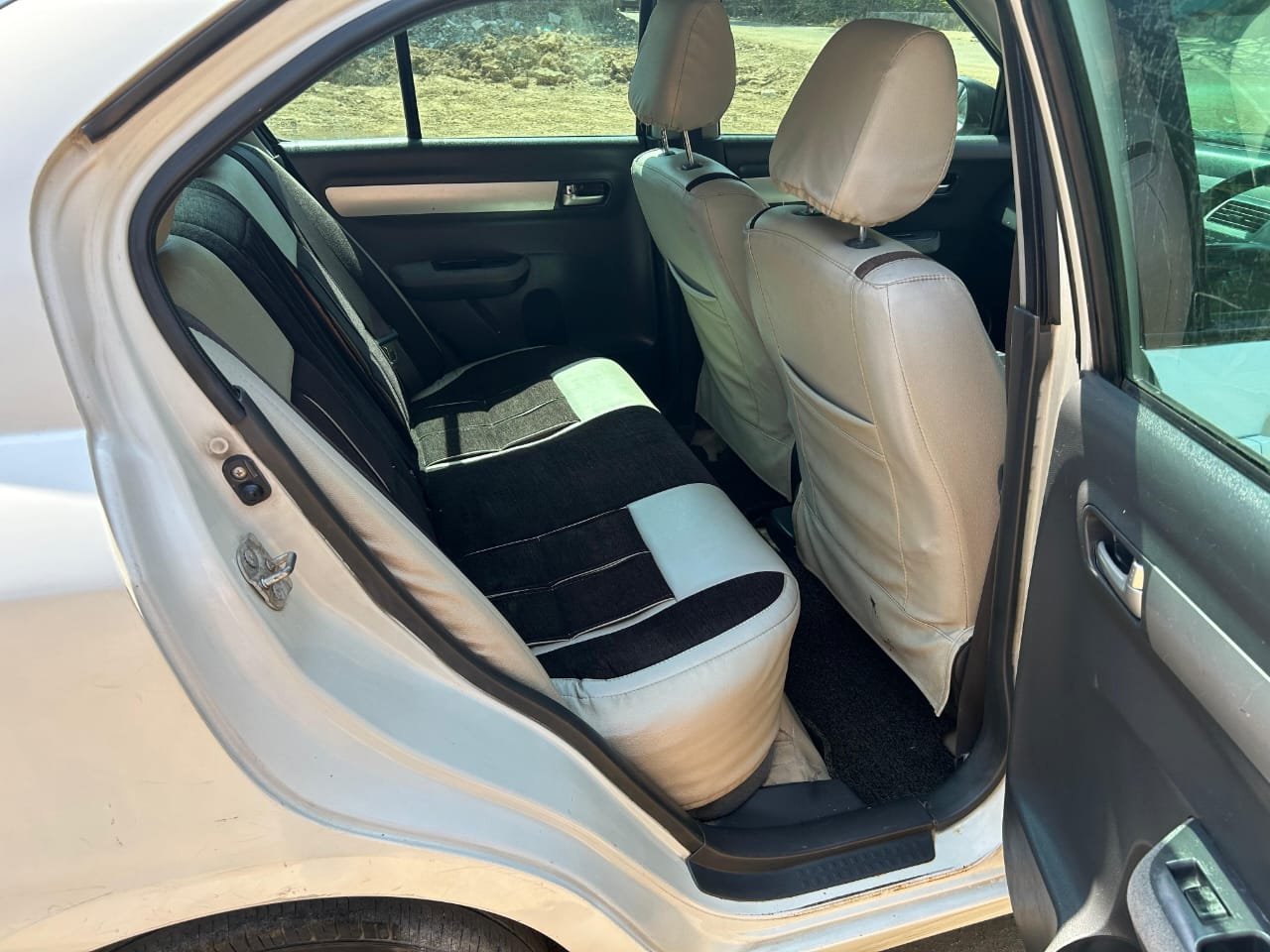 
								Maruti Suzuki Dzire VDi – Diesel full									