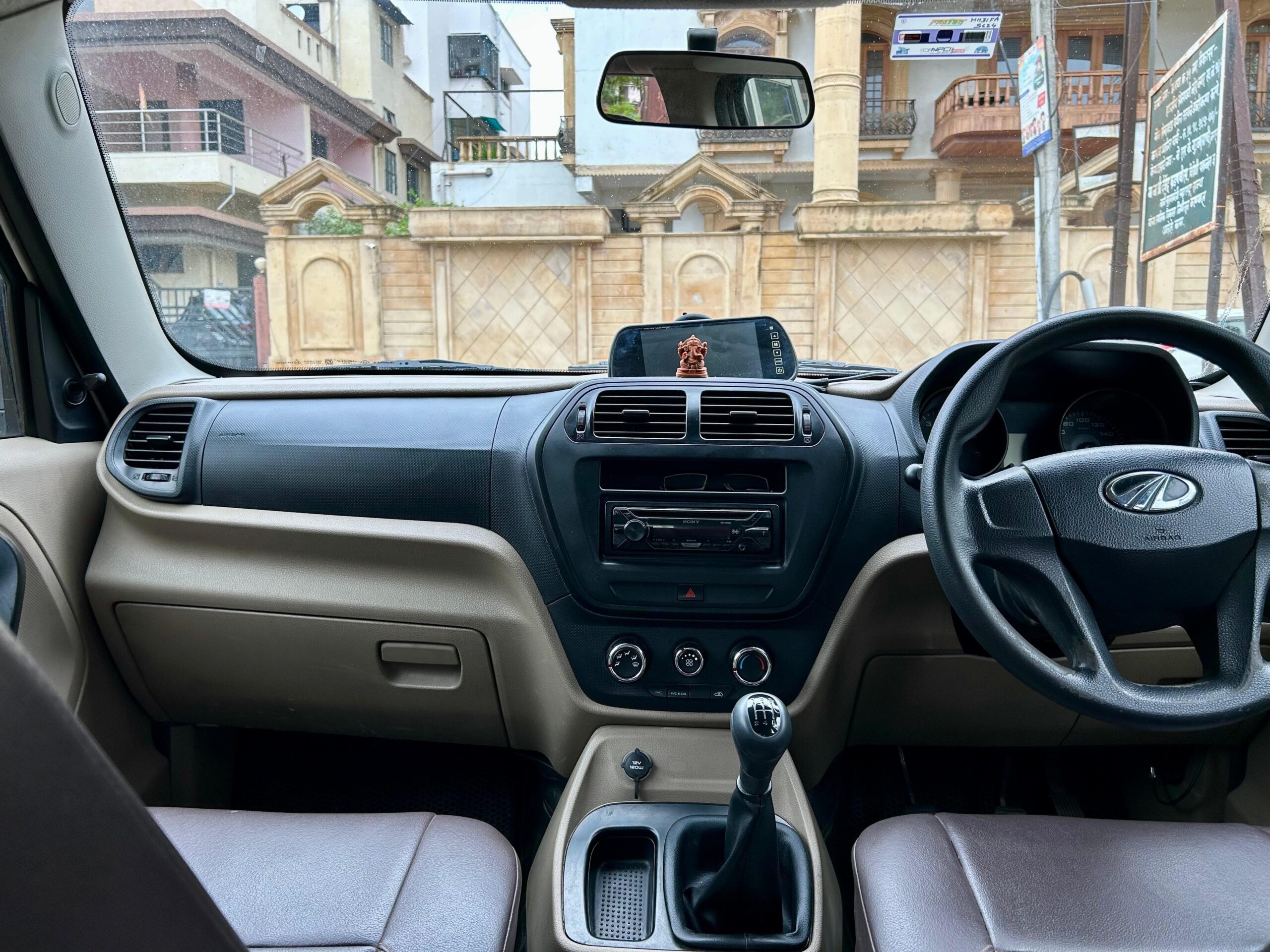 
								Mahindra TUV 300 T4+ – 7 Seater SUV full									