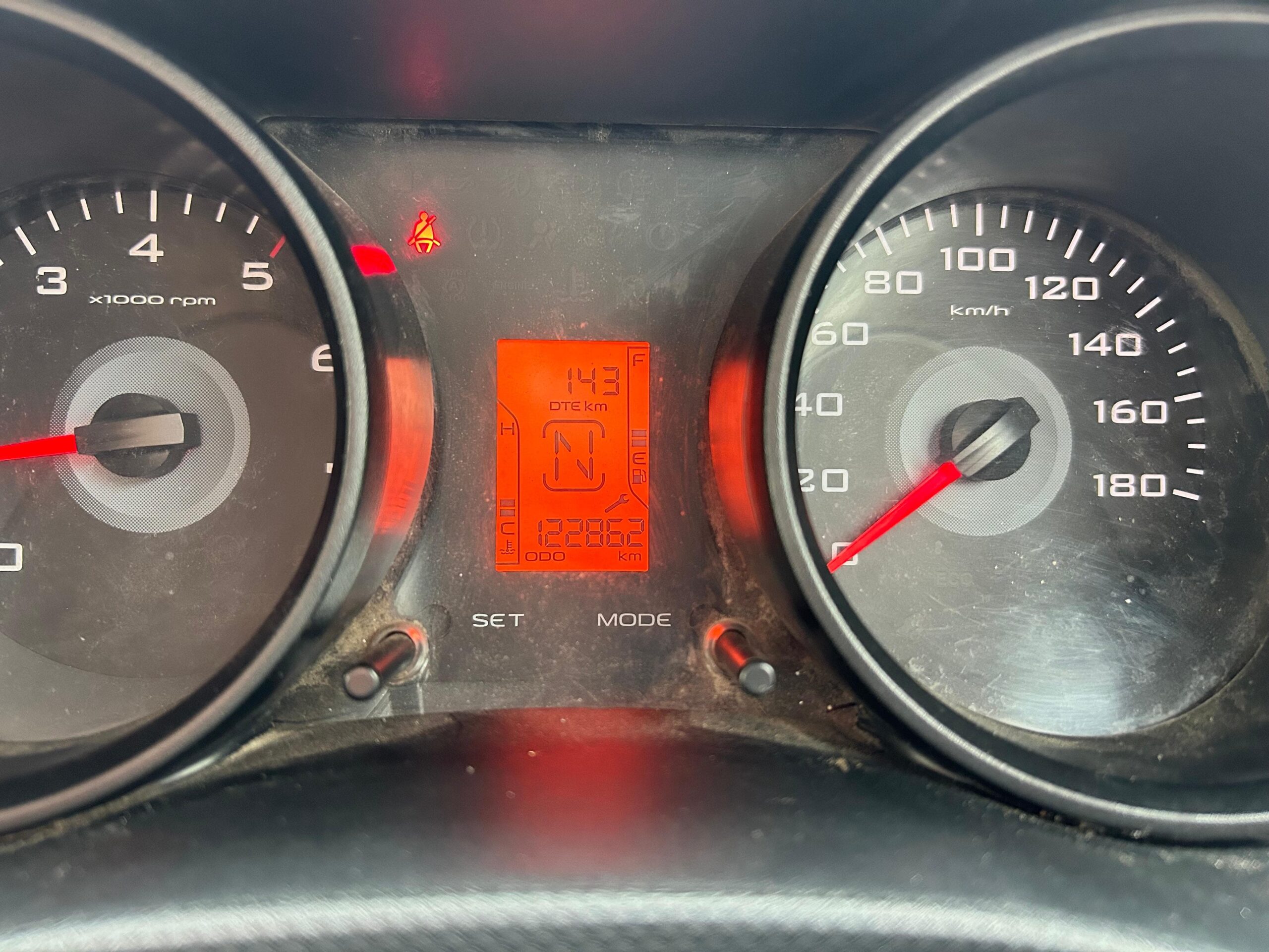 
								Mahindra TUV 300 T4+ – 7 Seater SUV full									