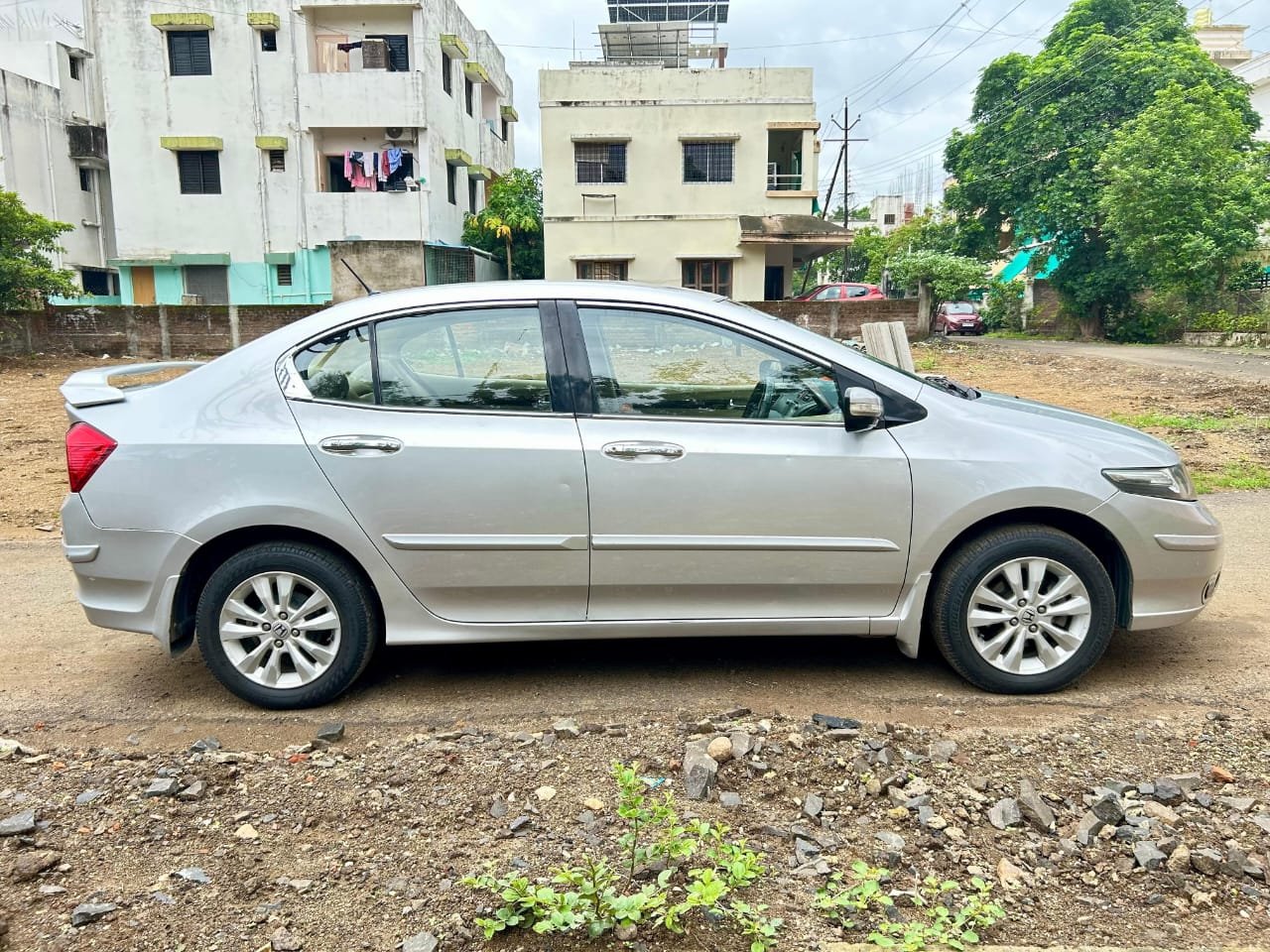 
								Honda City V – Top Model full									