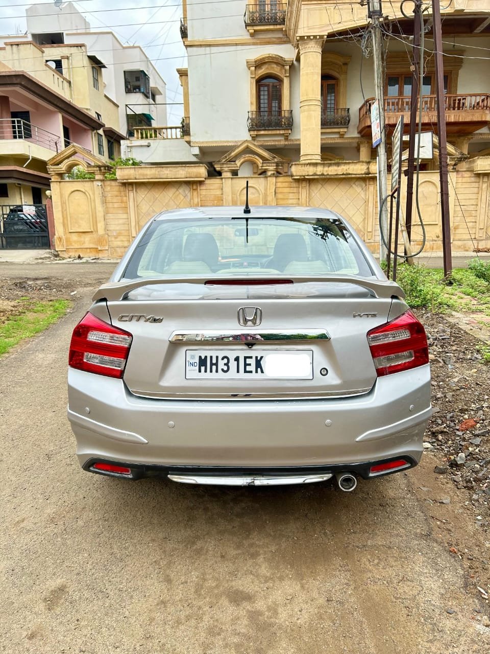 
								Honda City V – Top Model full									