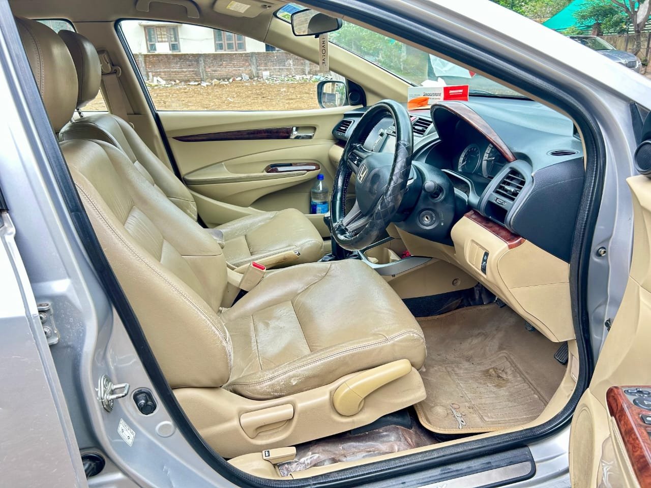 
								Honda City V – Top Model full									