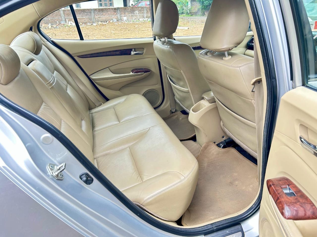 
								Honda City V – Top Model full									