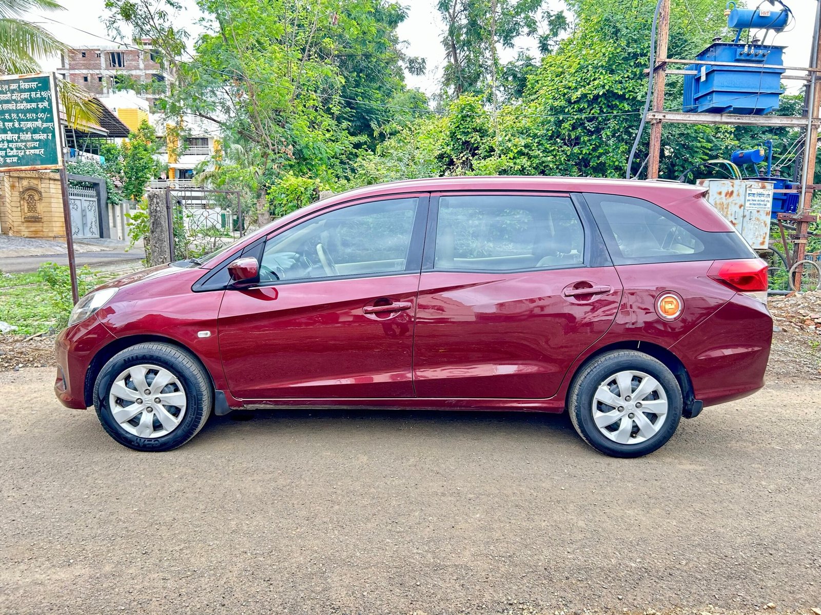 
								Honda Mobilio S MT (Top) i-VTEC – 7 Seater full									