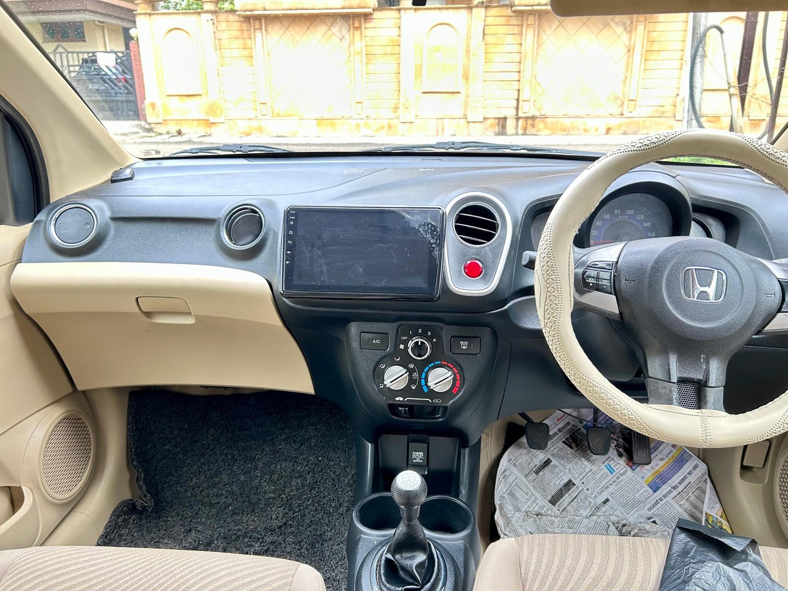 
								Honda Mobilio S MT (Top) i-VTEC – 7 Seater full									