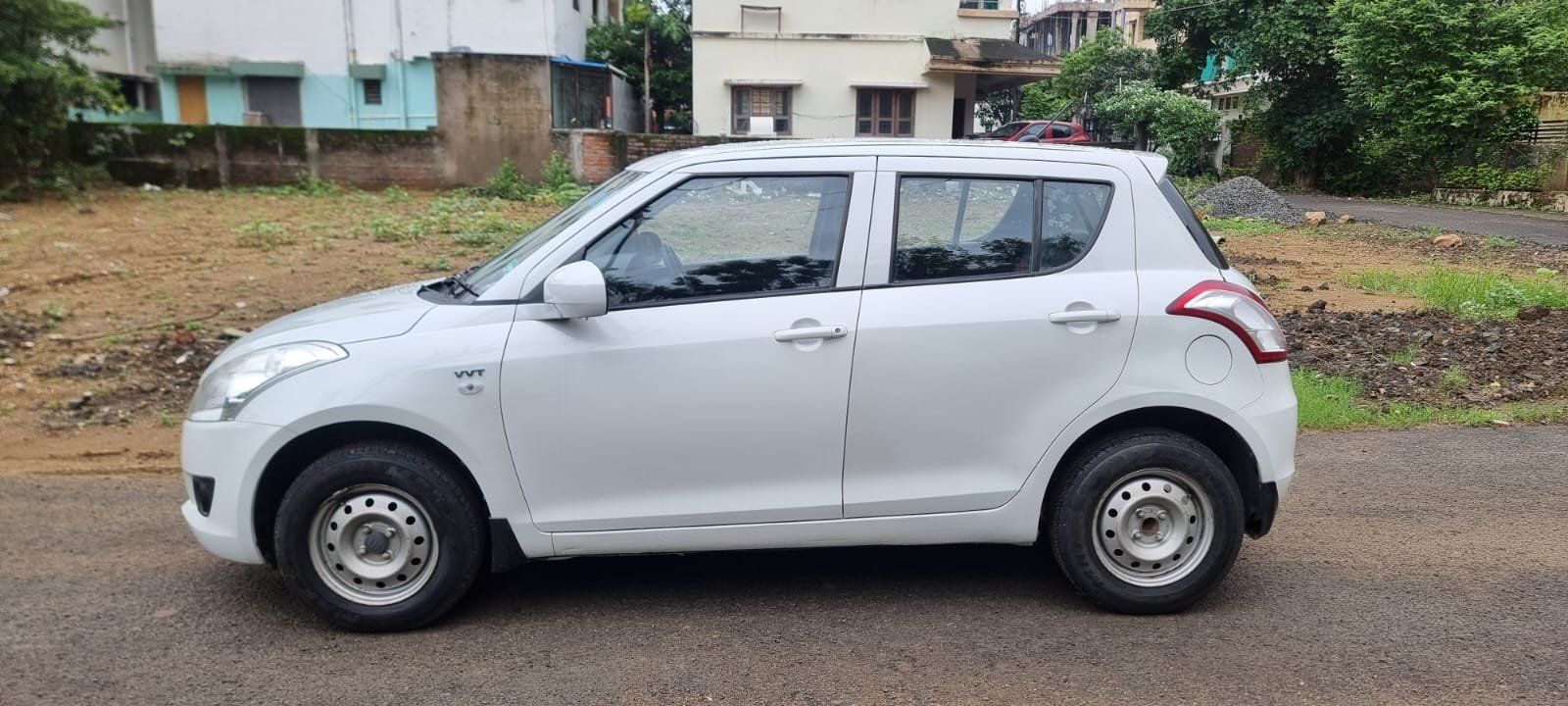 
								Swift Lxi full									