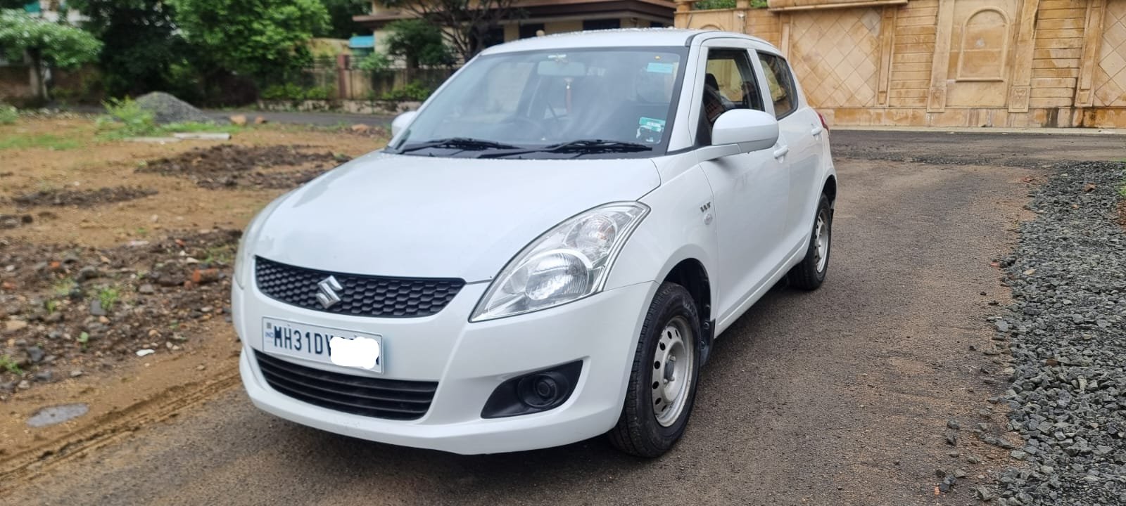 
								Swift Lxi full									