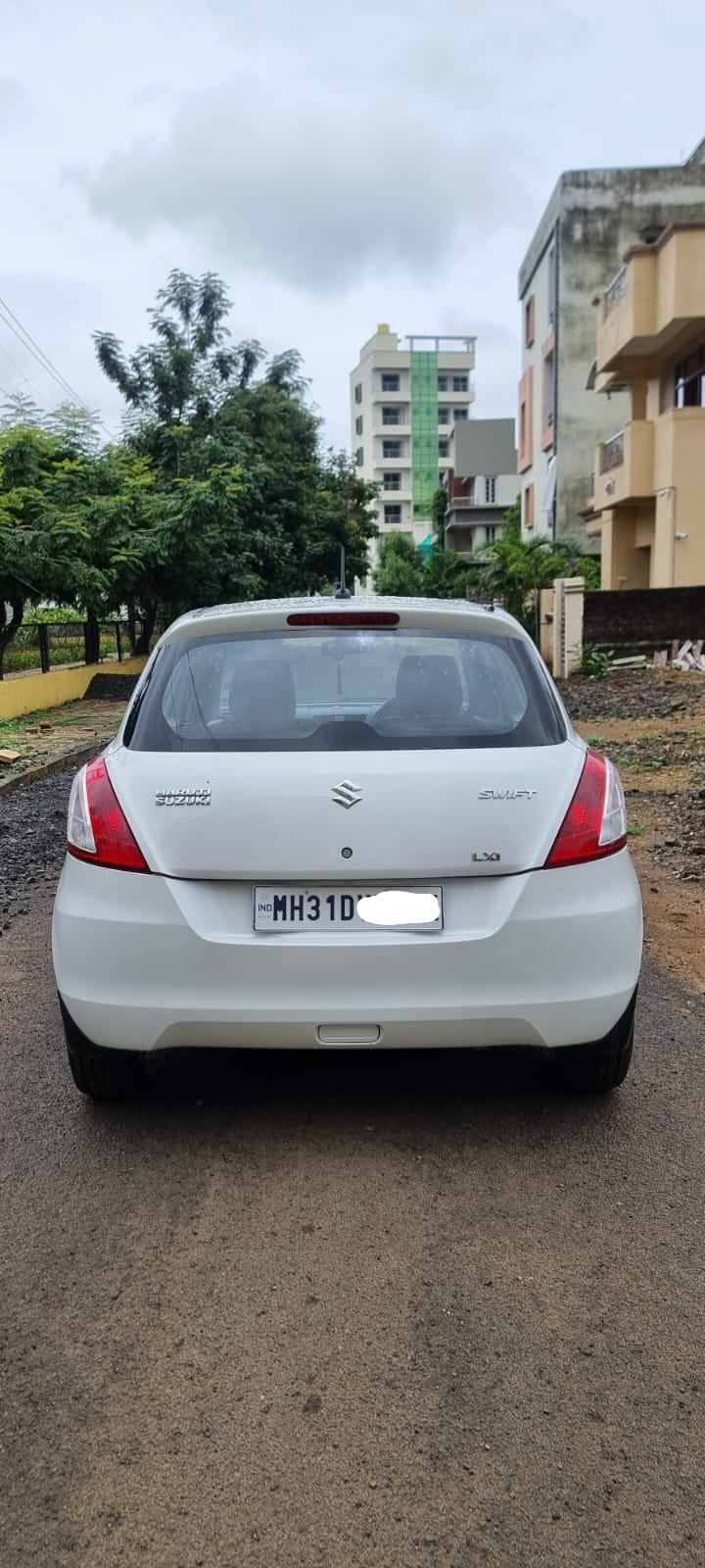 
								Swift Lxi full									