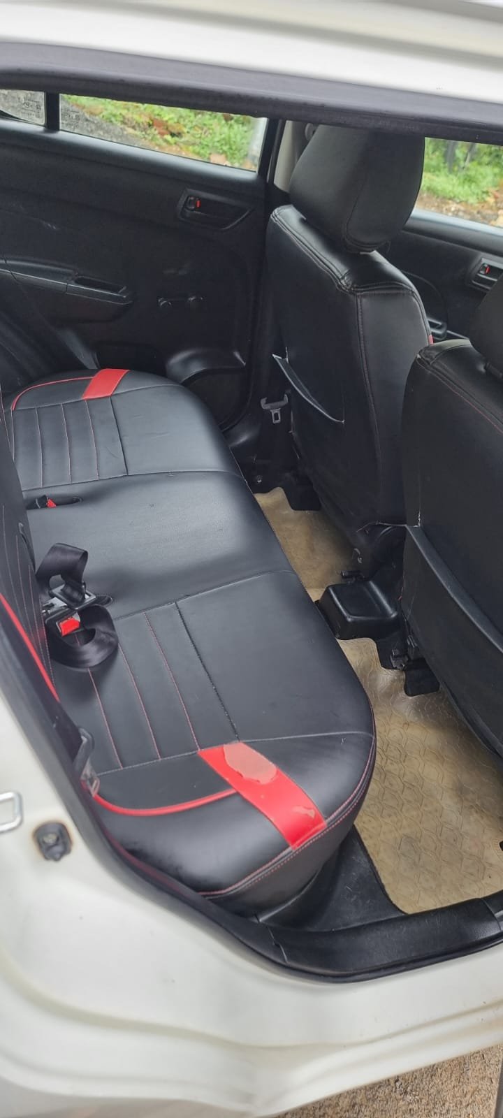 
								Swift Lxi full									
