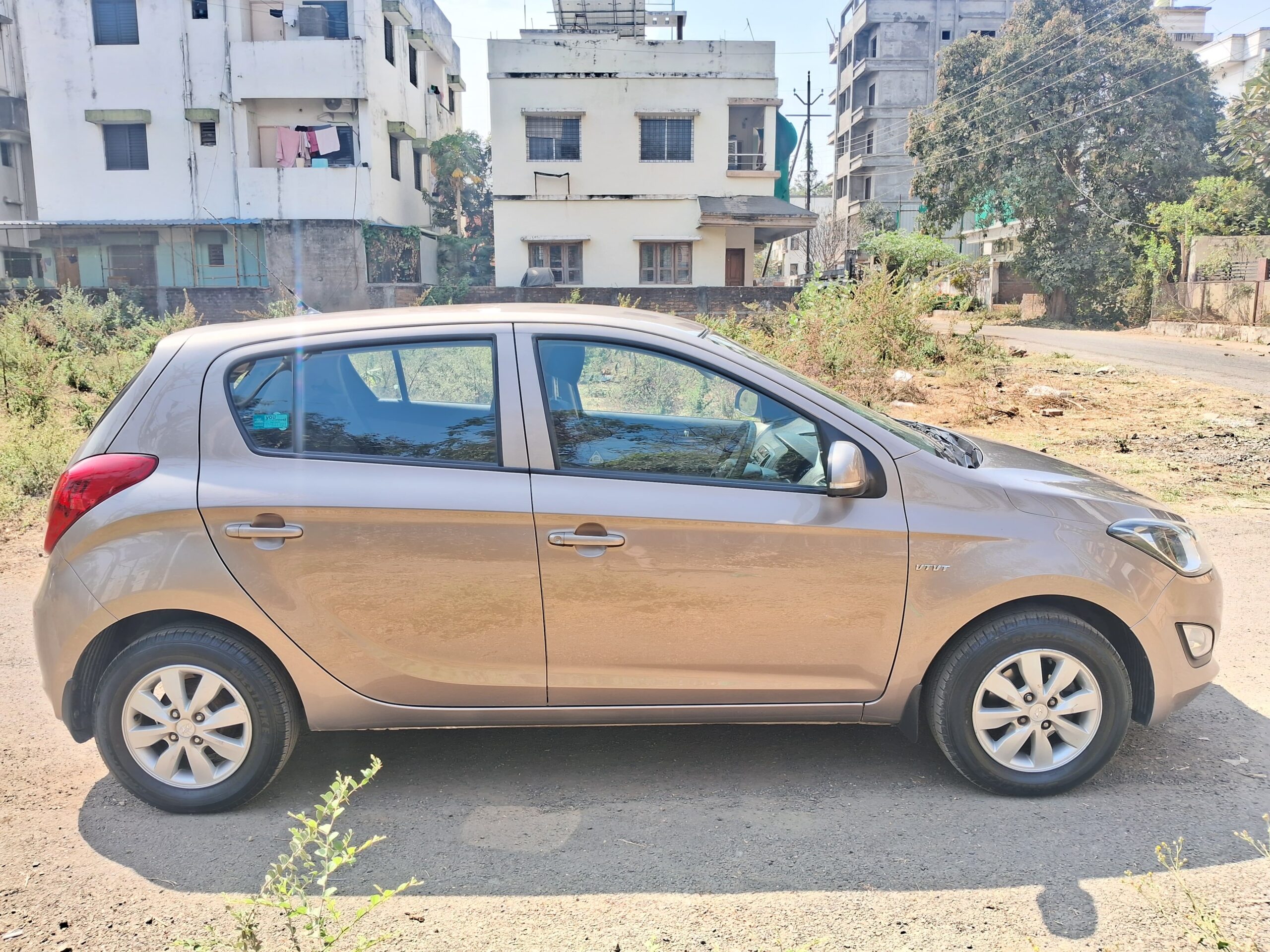 
								Hyundai i20 Sport 1.2 (Diamond Edition) – June 2012 full									