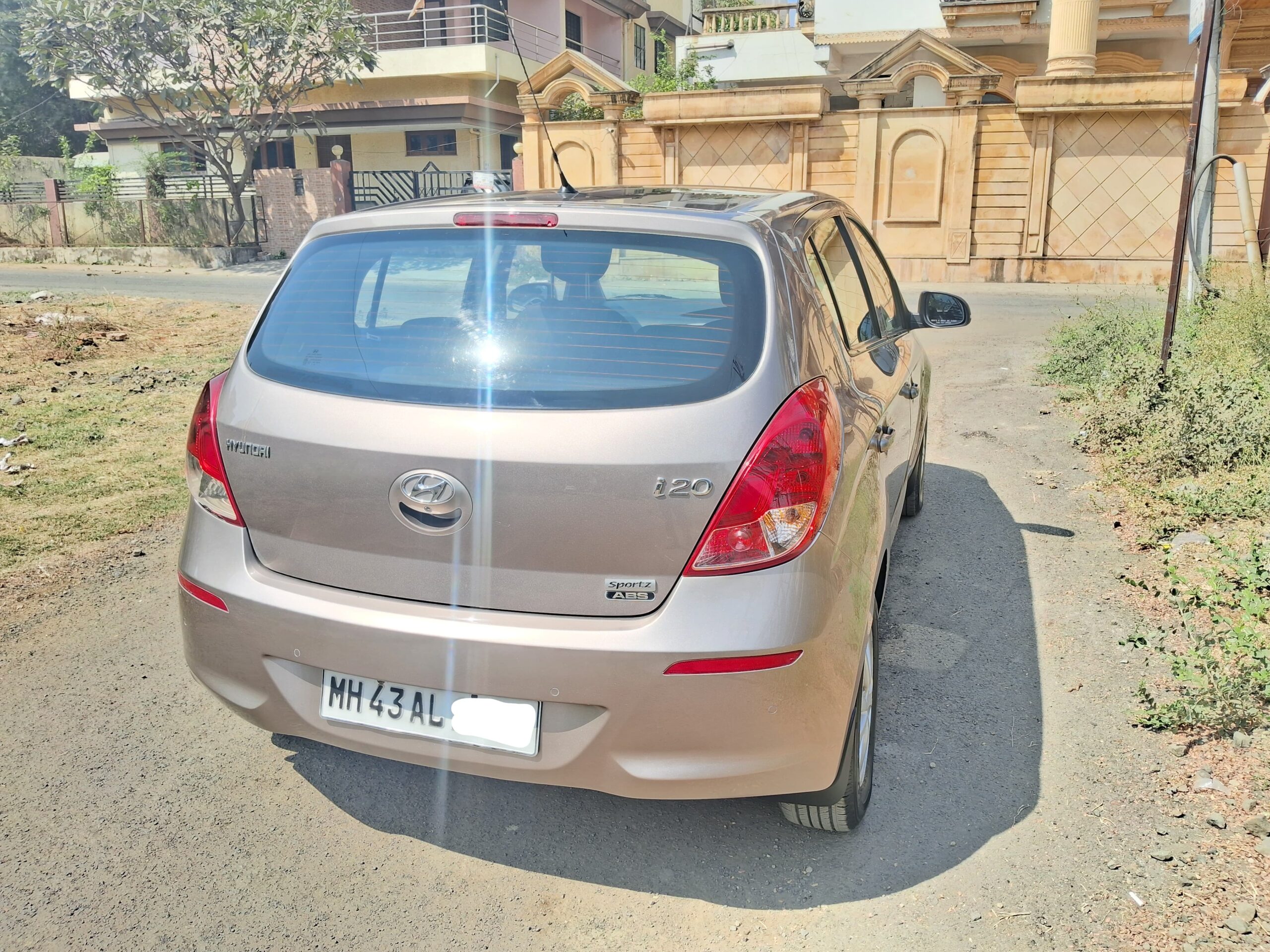 
								Hyundai i20 Sport 1.2 (Diamond Edition) – June 2012 full									