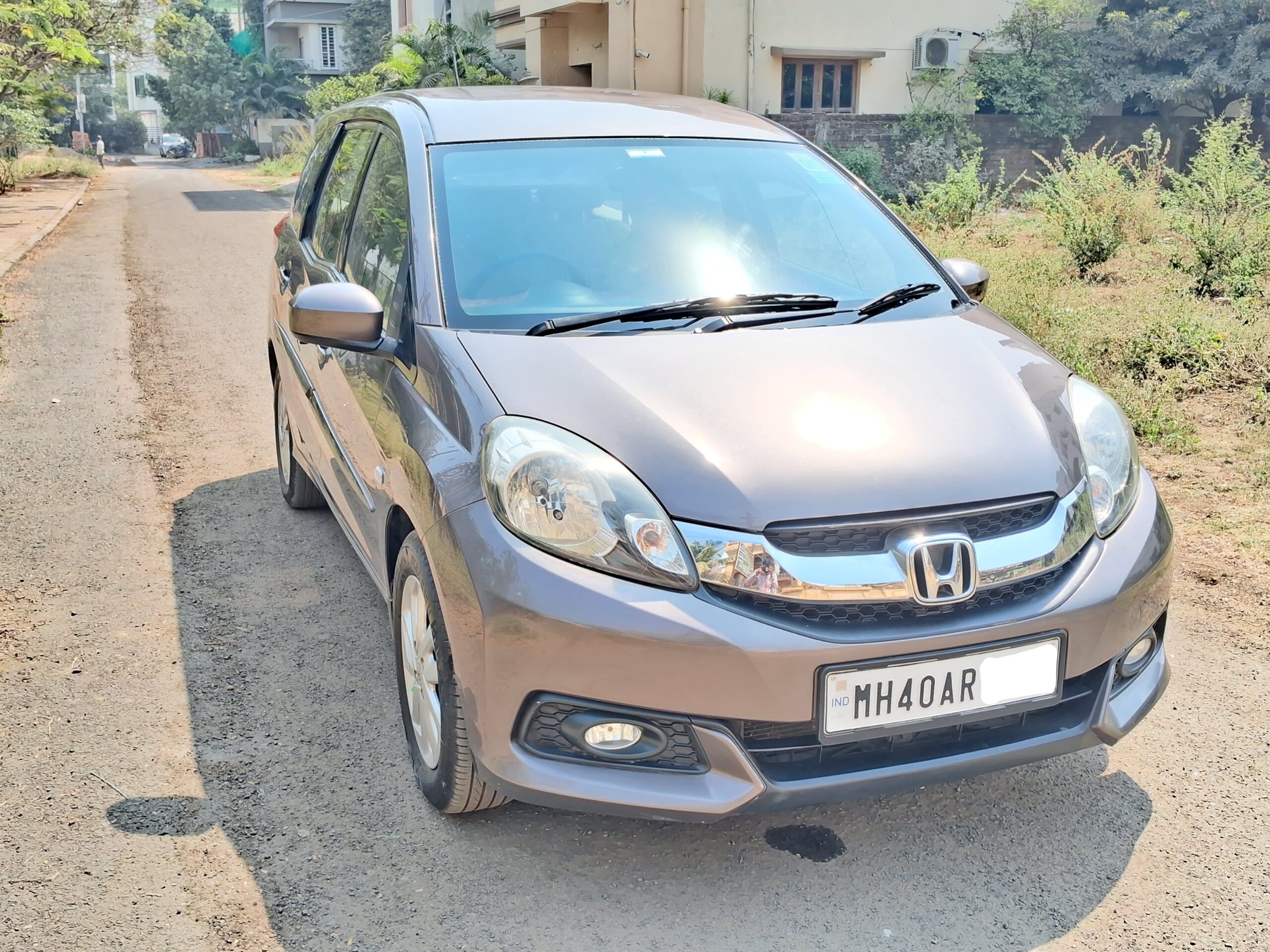 
								Honda Mobilio V MT i-VTEC – July 2015 (7 Seater) full									