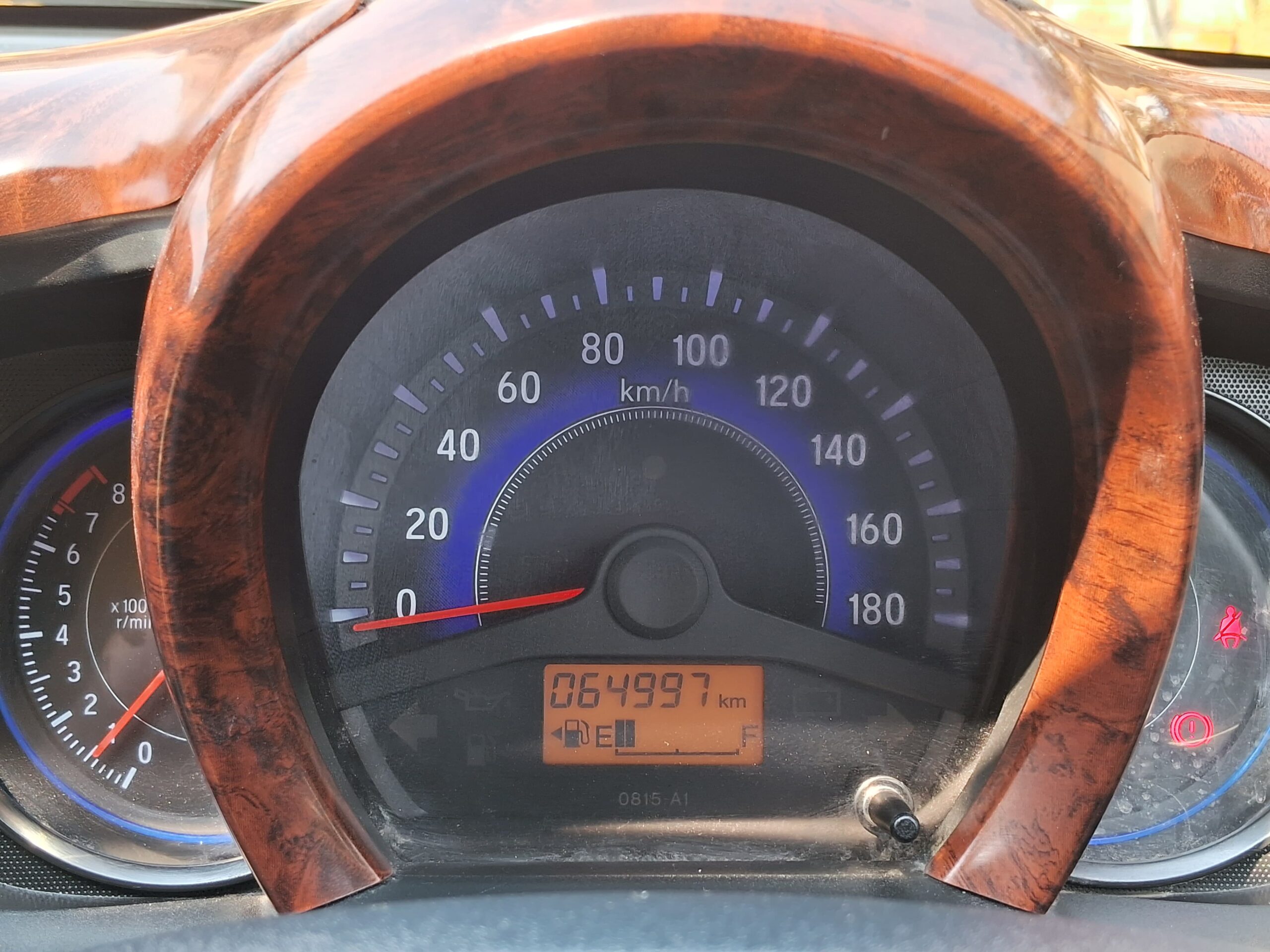 
								Honda Mobilio V MT i-VTEC – July 2015 (7 Seater) full									