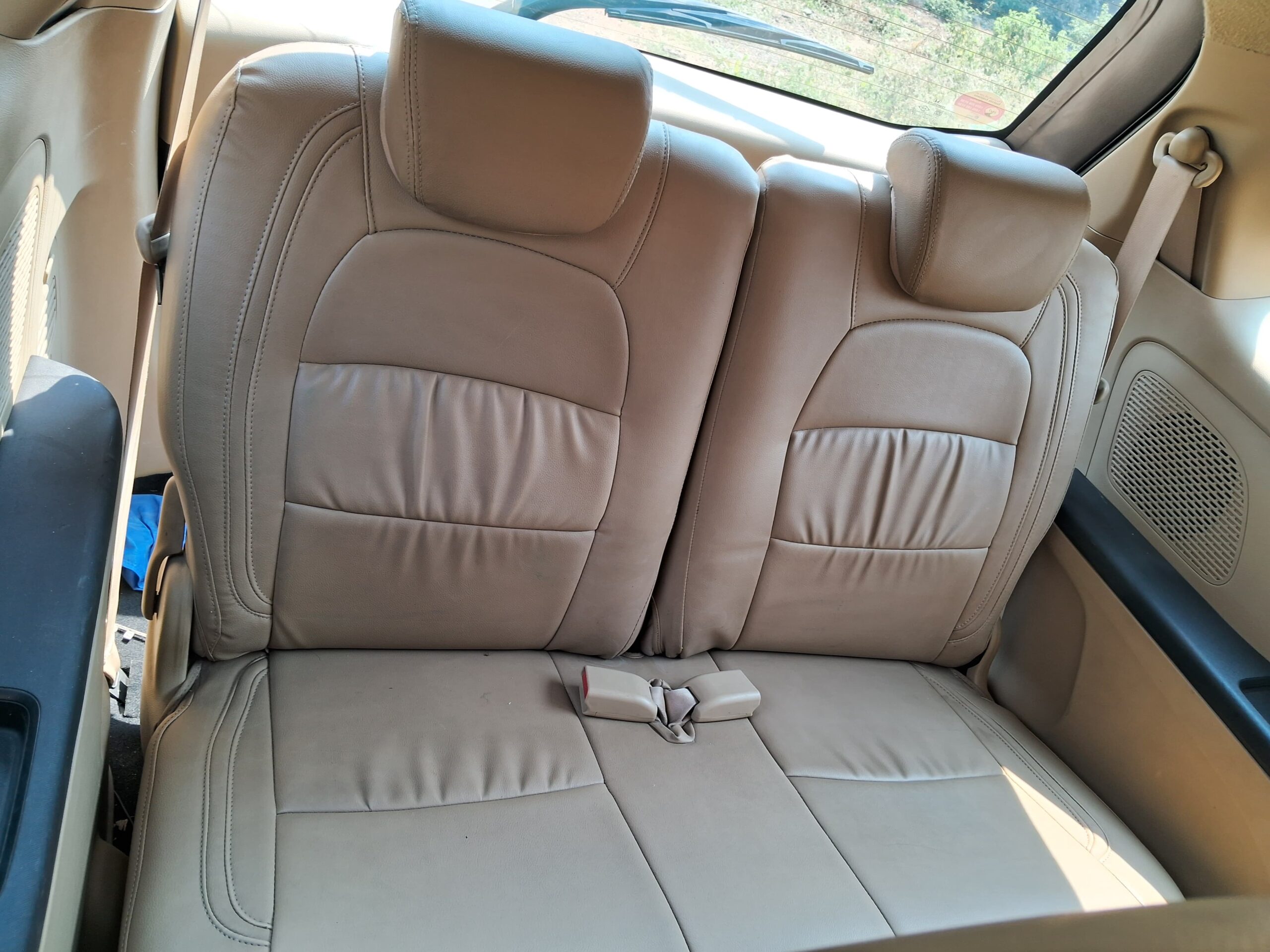 
								Honda Mobilio V MT i-VTEC – July 2015 (7 Seater) full									